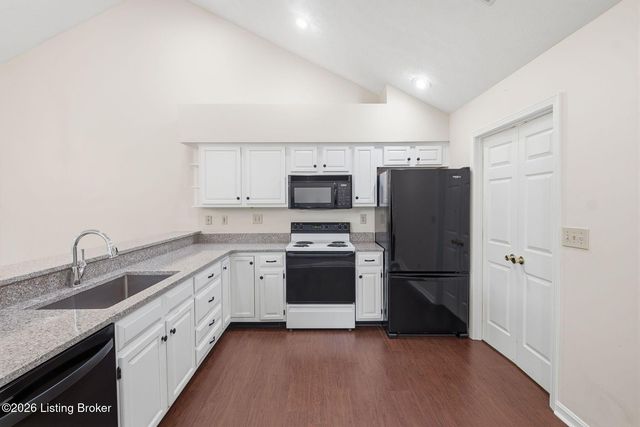 3910 Village Green Dr, Louisville, KY 40299