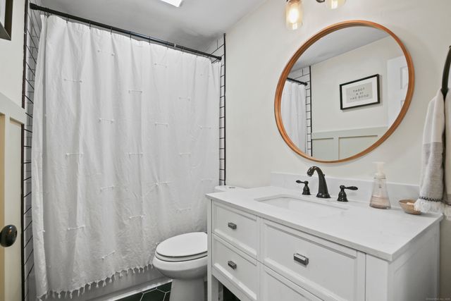 5 Ledgewood Drive, Ledyard, CT 06335