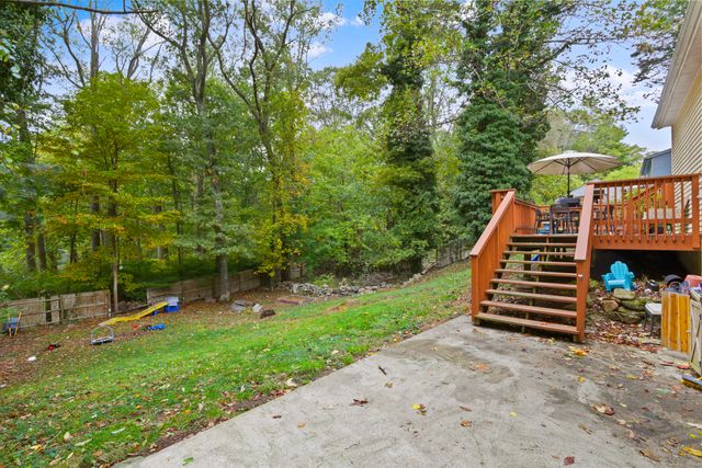 5 Ledgewood Drive, Ledyard, CT 06335