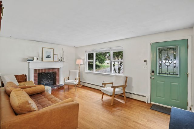 5 Ledgewood Drive, Ledyard, CT 06335