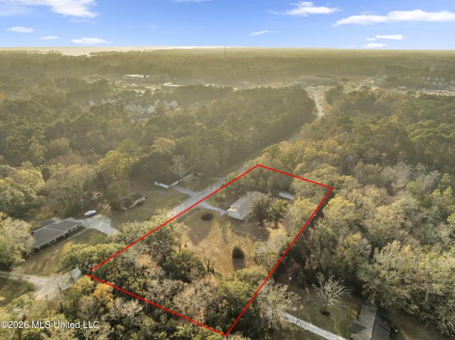 13600 Money Farm Road, Ocean Springs, MS 39564