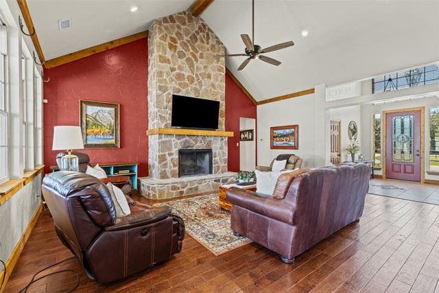 216 Megan Court, Hudson Oaks, TX 76087