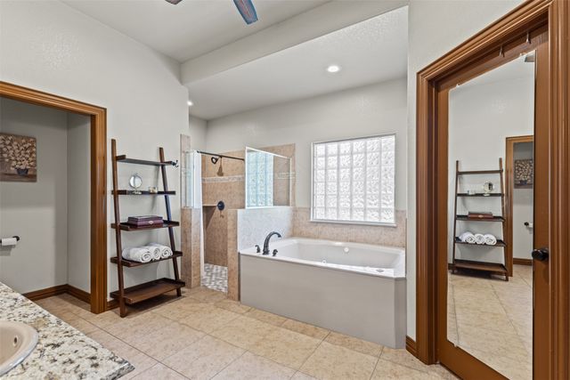 216 Megan Court, Hudson Oaks, TX 76087