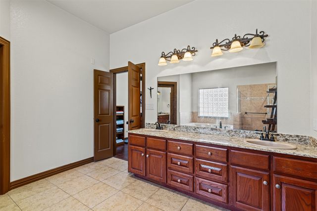 216 Megan Court, Hudson Oaks, TX 76087