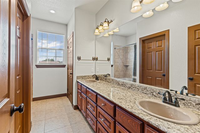 216 Megan Court, Hudson Oaks, TX 76087