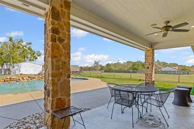 216 Megan Court, Hudson Oaks, TX 76087