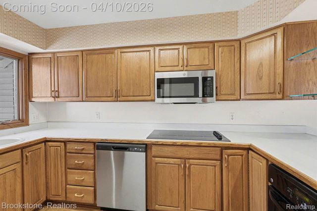 3376 Rivers Edge Drive, Wayne, MI 48184