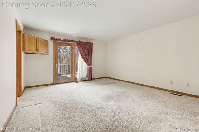 3376 Rivers Edge Drive, Wayne, MI 48184