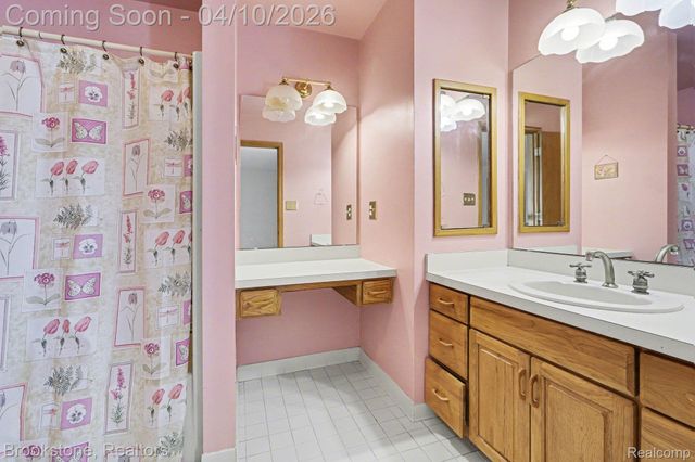 3376 Rivers Edge Drive, Wayne, MI 48184
