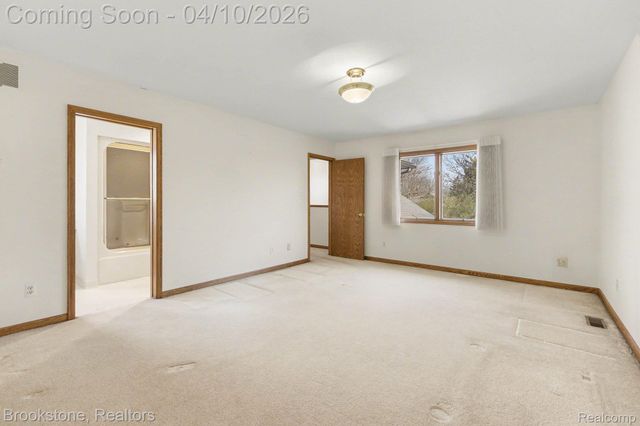 3376 Rivers Edge Drive, Wayne, MI 48184