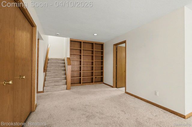 3376 Rivers Edge Drive, Wayne, MI 48184