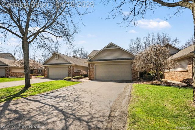 3376 Rivers Edge Drive, Wayne, MI 48184