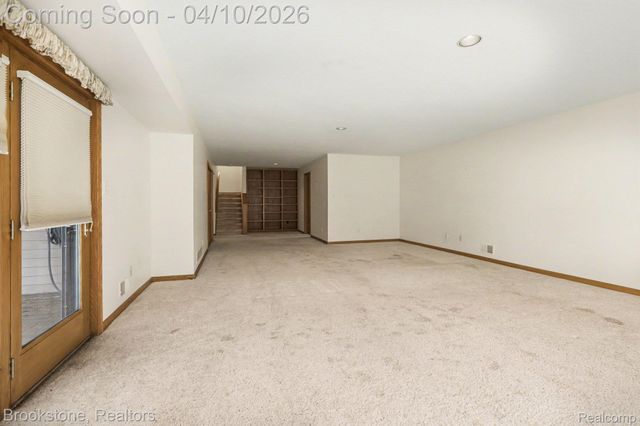 3376 Rivers Edge Drive, Wayne, MI 48184