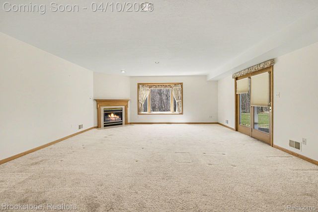 3376 Rivers Edge Drive, Wayne, MI 48184