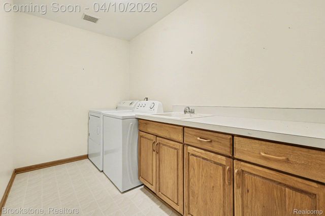 3376 Rivers Edge Drive, Wayne, MI 48184