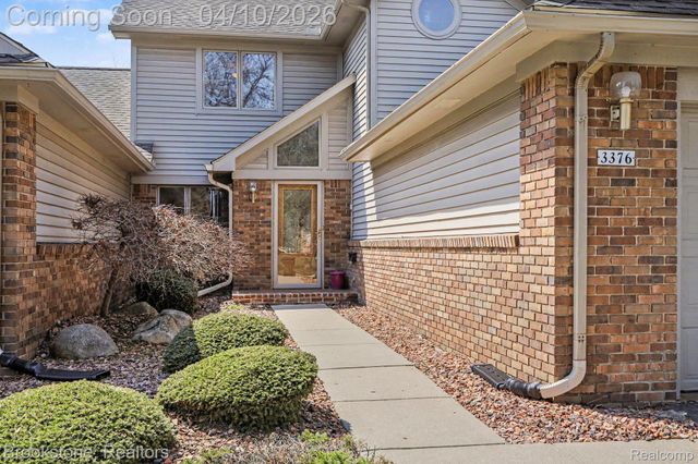 3376 Rivers Edge Drive, Wayne, MI 48184