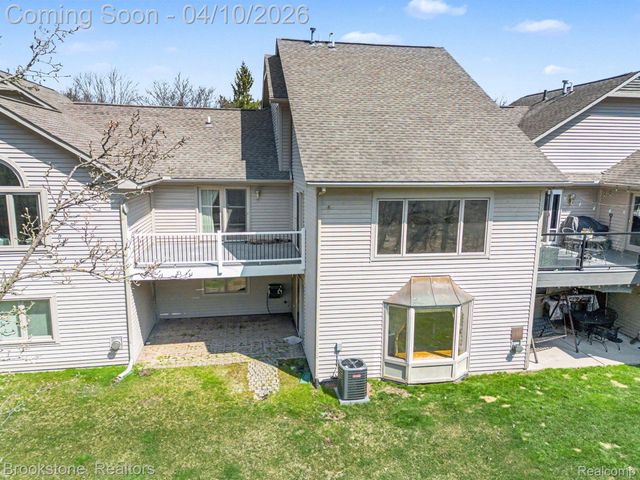 3376 Rivers Edge Drive, Wayne, MI 48184