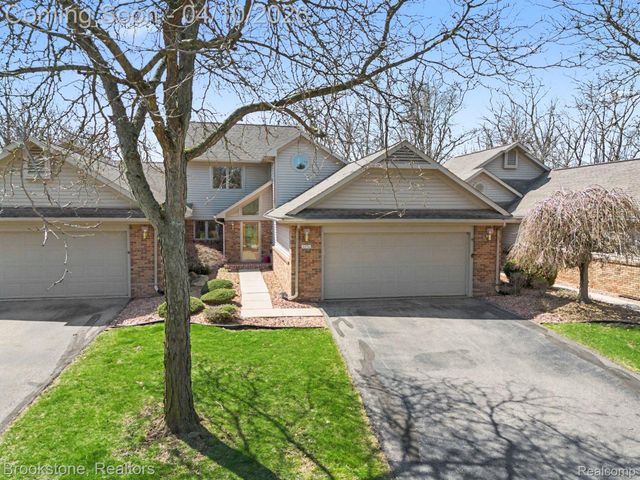 3376 Rivers Edge Drive, Wayne, MI 48184