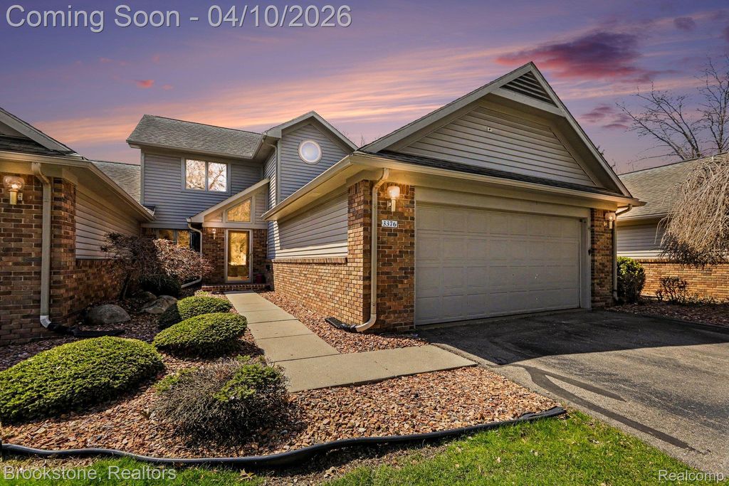 3376 Rivers Edge Drive, Wayne, MI 48184