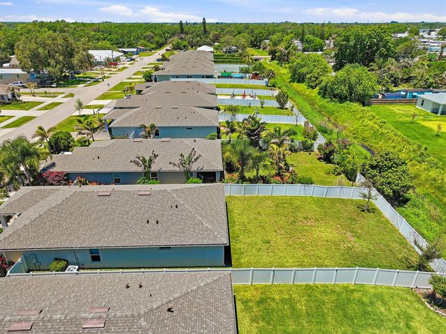 3899 SE Lee Street, Stuart, FL 34997