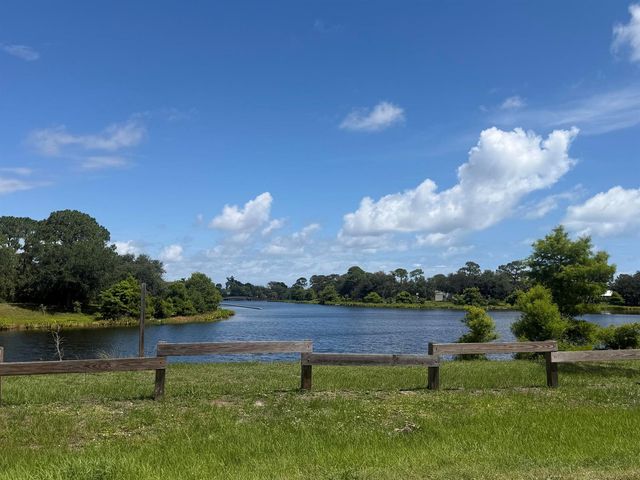 3899 SE Lee Street, Stuart, FL 34997
