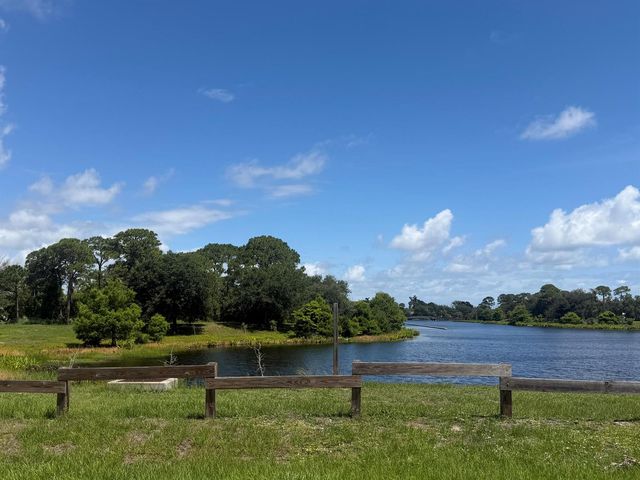 3899 SE Lee Street, Stuart, FL 34997