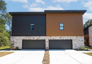 2511 Appian Way B, Roman Forest, TX 77357