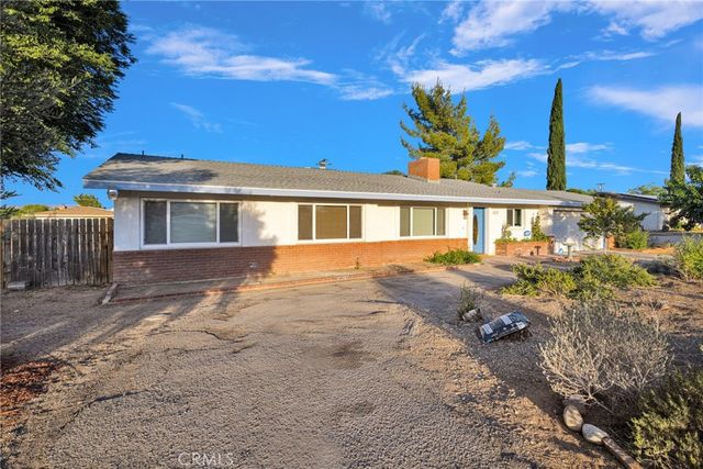 15177 Mendota, Apple Valley, CA 92307