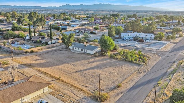 15177 Mendota, Apple Valley, CA 92307