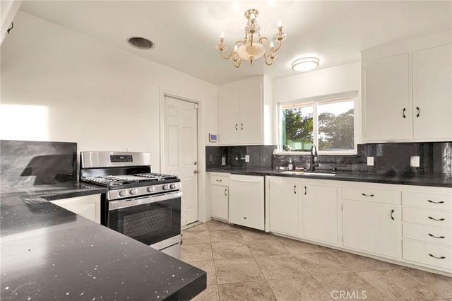 15177 Mendota, Apple Valley, CA 92307