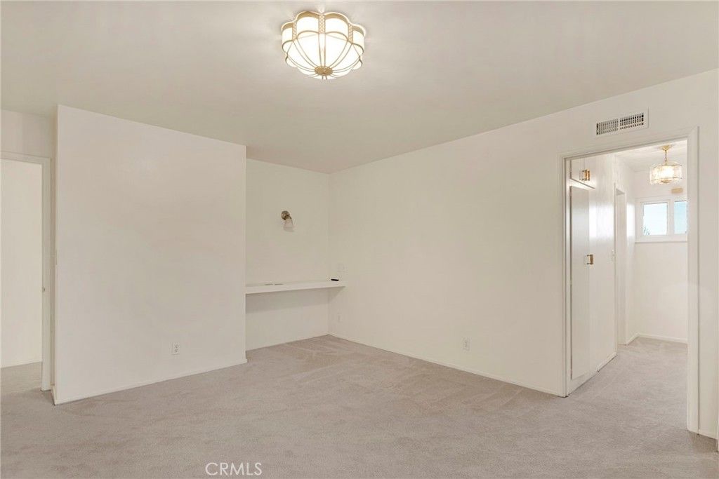 Image 14 of property listing at 15177 Mendota, Apple Valley, CA 92307