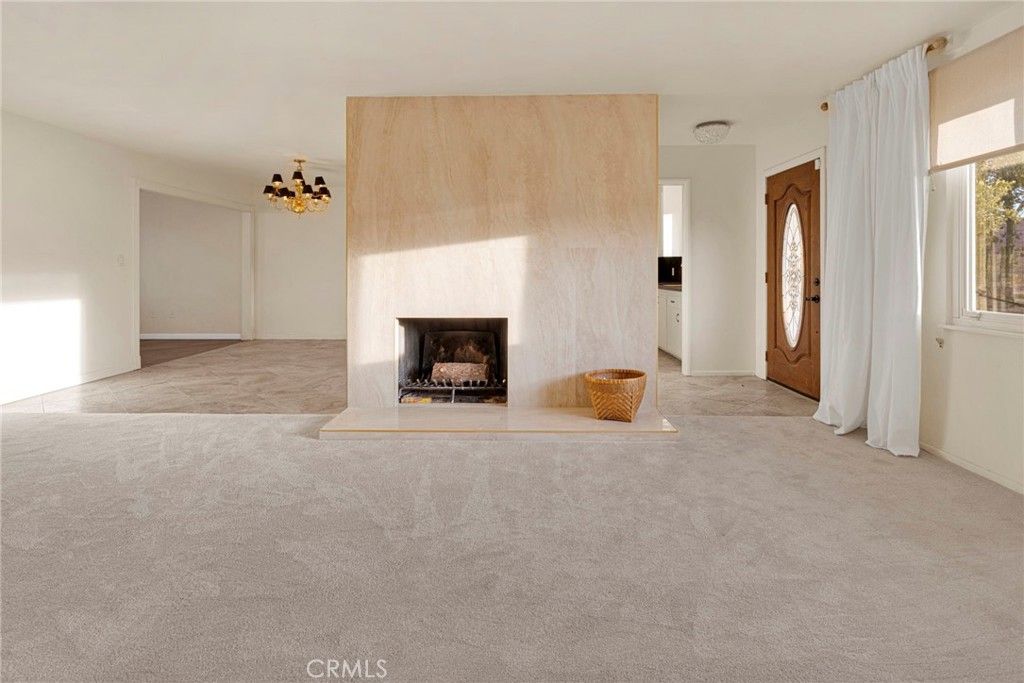 Image 2 of property listing at 15177 Mendota, Apple Valley, CA 92307