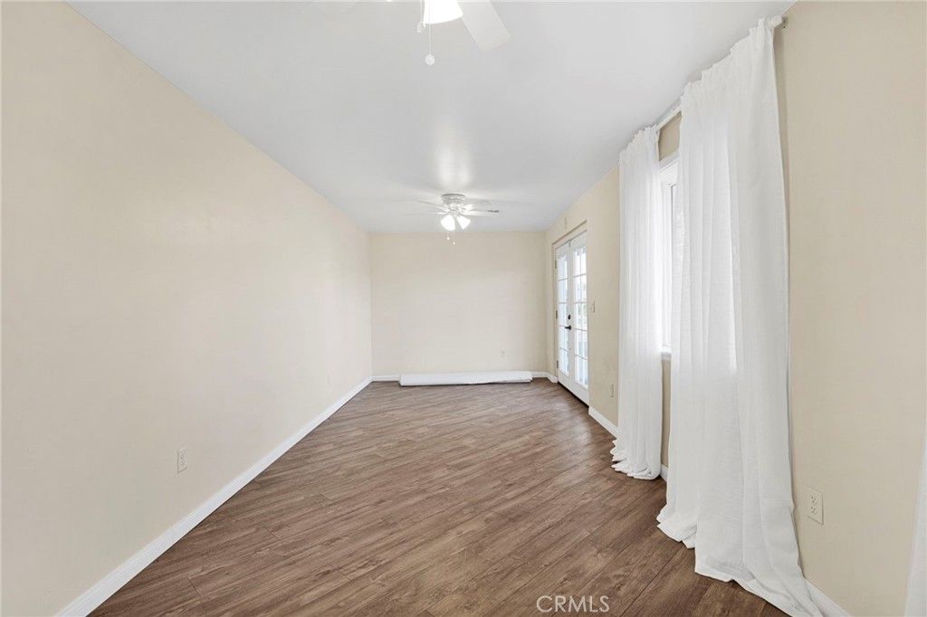 Image 29 of property listing at 15177 Mendota, Apple Valley, CA 92307