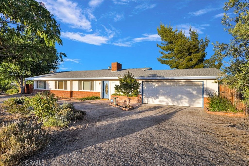 Image 32 of property listing at 15177 Mendota, Apple Valley, CA 92307