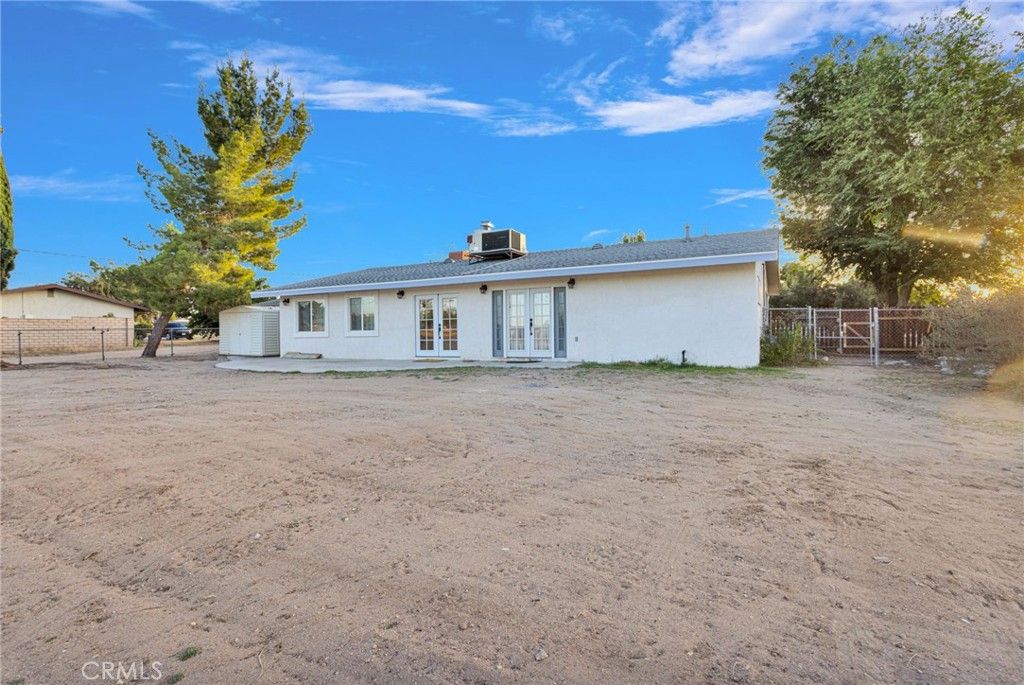 Image 35 of property listing at 15177 Mendota, Apple Valley, CA 92307