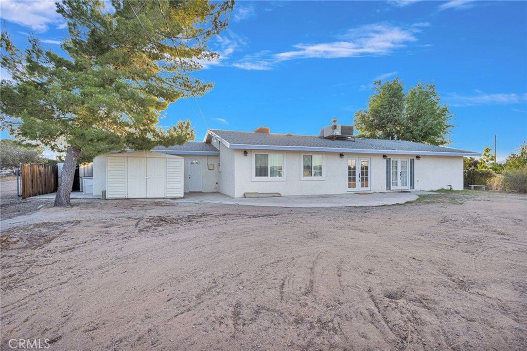 Image 36 of property listing at 15177 Mendota, Apple Valley, CA 92307
