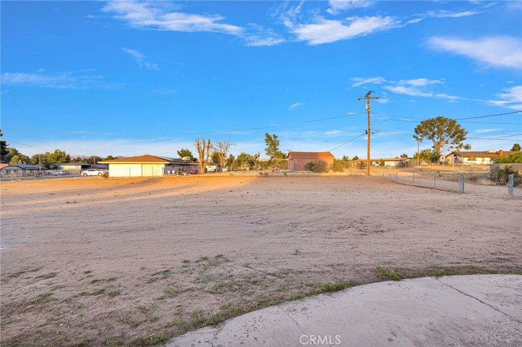Image 39 of property listing at 15177 Mendota, Apple Valley, CA 92307