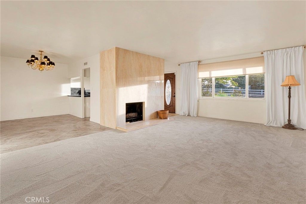 Image 4 of property listing at 15177 Mendota, Apple Valley, CA 92307