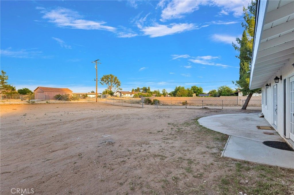 Image 40 of property listing at 15177 Mendota, Apple Valley, CA 92307