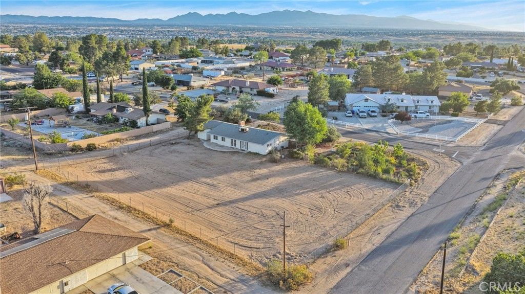 Image 44 of property listing at 15177 Mendota, Apple Valley, CA 92307