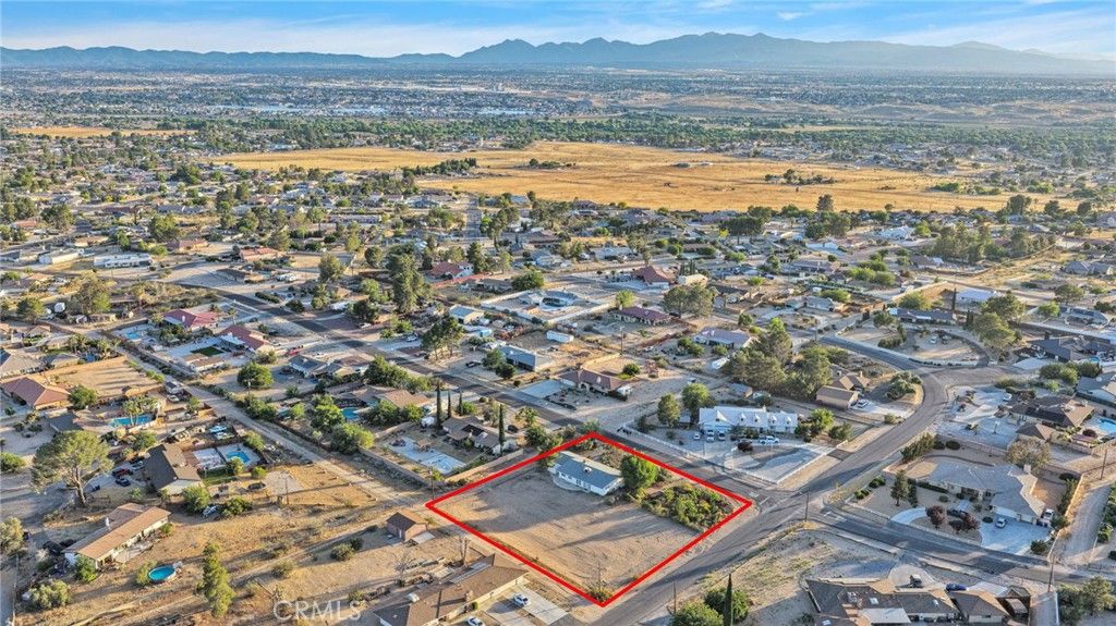 Image 50 of property listing at 15177 Mendota, Apple Valley, CA 92307