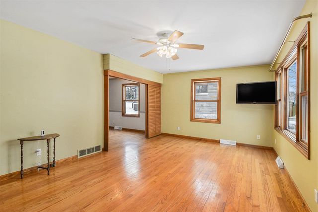 614 Vine Street, La Porte, IN 46350