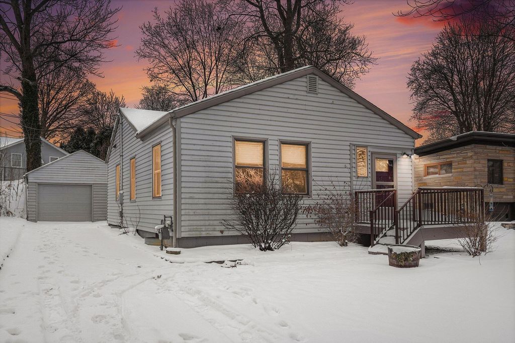 614 Vine Street, La Porte, IN 46350