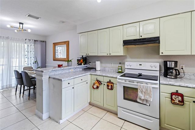 211 DAWN COURT, Kissimmee, FL 34743