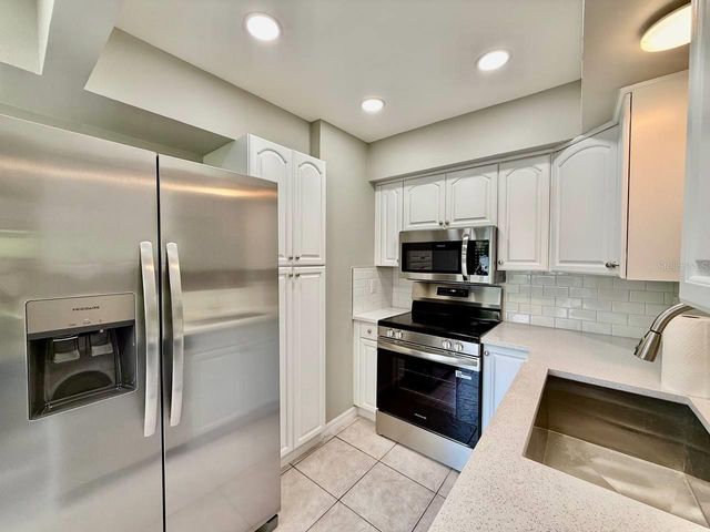 16596 BRIGADOON DRIVE, Tampa, FL 33618
