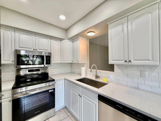 16596 BRIGADOON DRIVE, Tampa, FL 33618