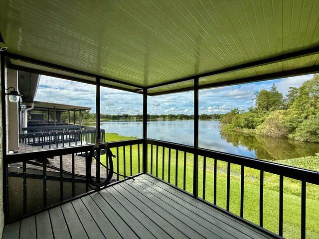 16596 BRIGADOON DRIVE, Tampa, FL 33618