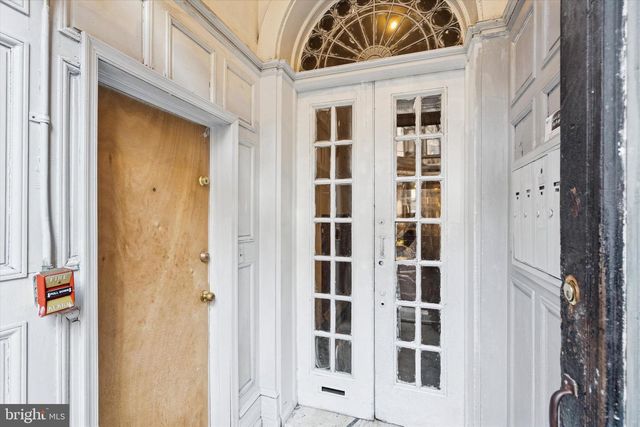 2039 SPRUCE ST, Philadelphia, PA 19103