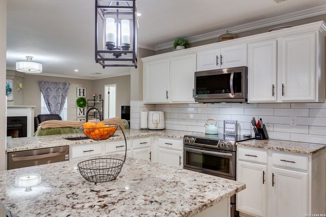 2422 Newoak Park, San Antonio, TX 78230