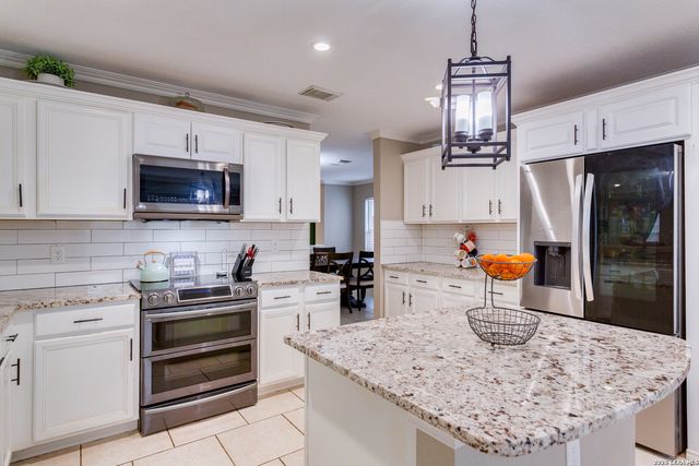 2422 Newoak Park, San Antonio, TX 78230